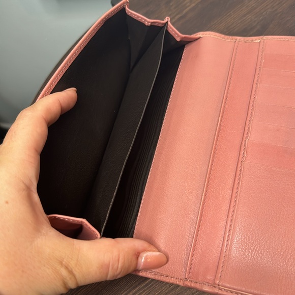 Authentic Gucci Wallet - Pre-loved - Picture 7 of 13